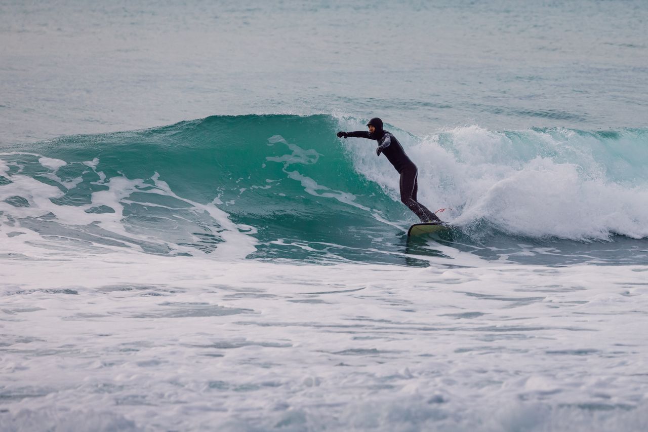 Top 10 des spots de surf européens à viser cet hiver 2026